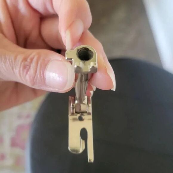 Bernina 174 4mm Lap Felled Seam Old Style Presser Sewing Machine Foot - Picture 6 of 7